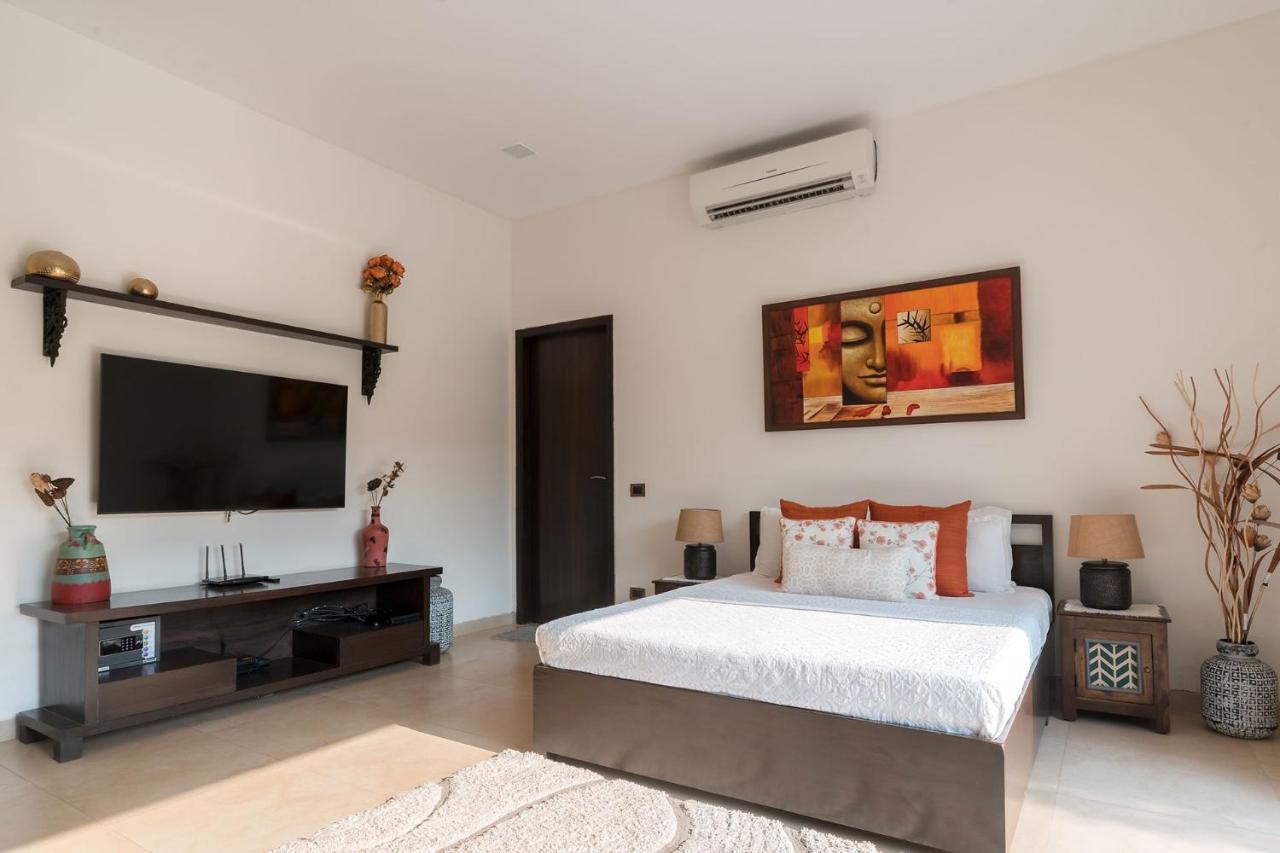 The Leaf By Stayvista - An Enchanting Escape Offering A Pool, Terrace, Lush Lawn, Contemporary Interiors, And Indoor Games Alībāg Ngoại thất bức ảnh