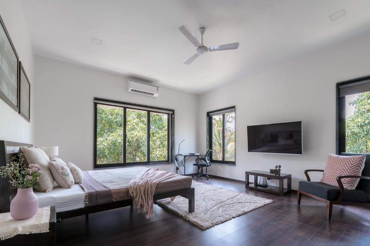 The Leaf By Stayvista - An Enchanting Escape Offering A Pool, Terrace, Lush Lawn, Contemporary Interiors, And Indoor Games Alībāg Ngoại thất bức ảnh